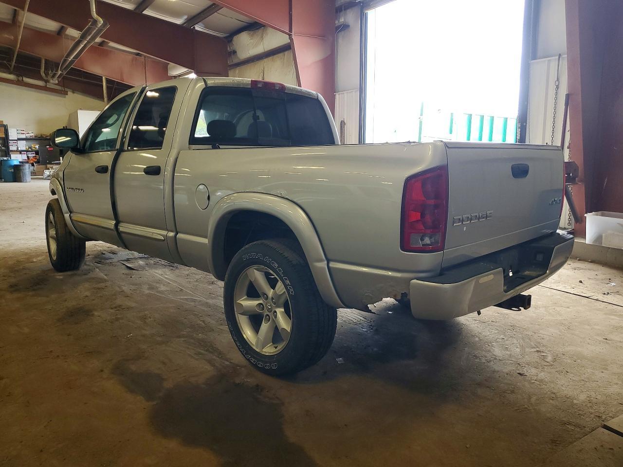 2004 Dodge Ram 1500 St - Фото 2