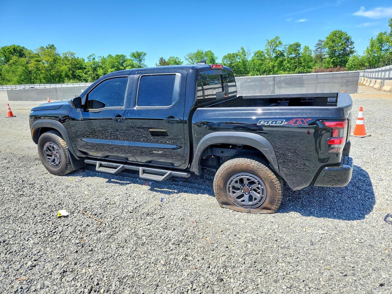 2025 Nissan Frontier Pro-4X - Image 2