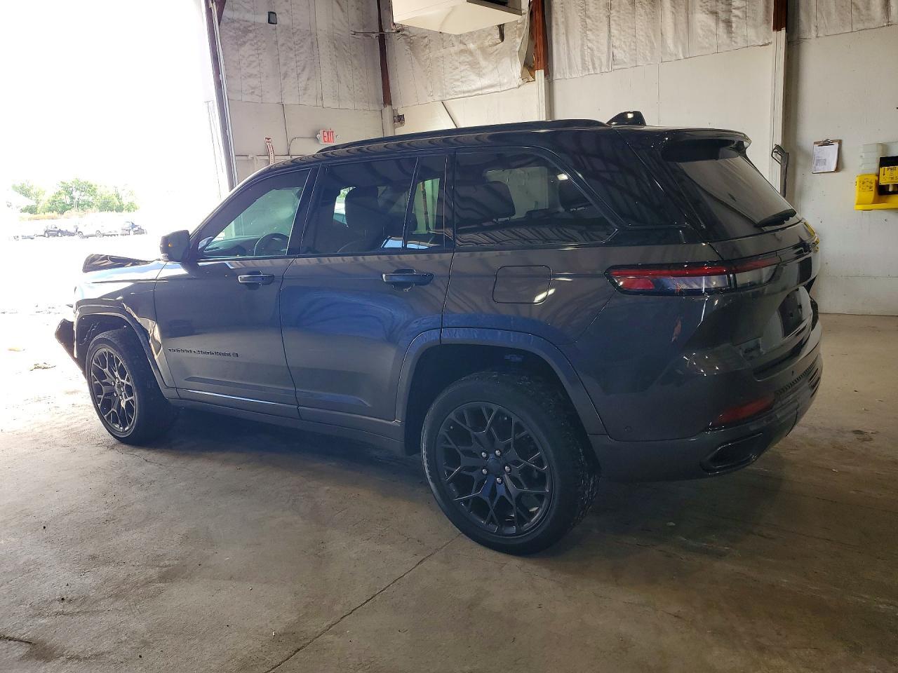 2025 Jeep Grand Cherokee Summit - Фото 2