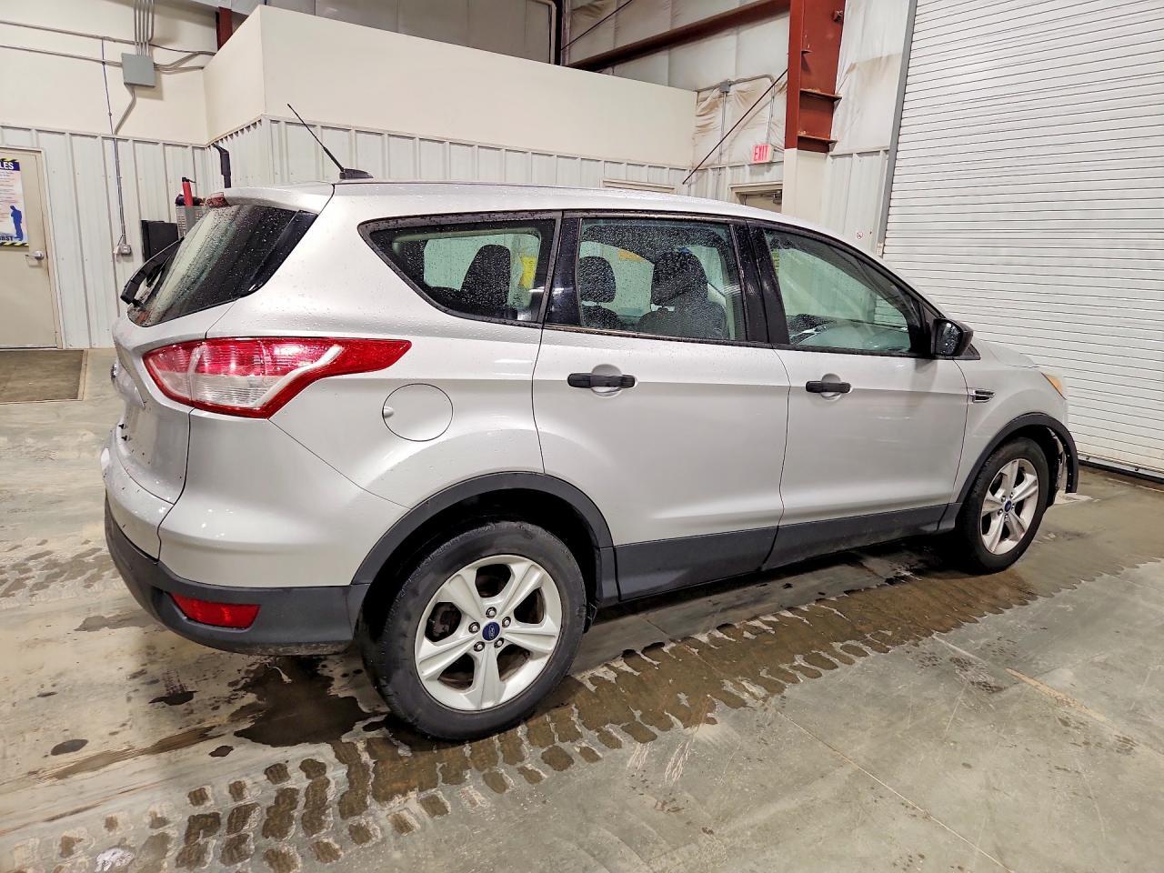 2014 Ford Escape S - Фото 3
