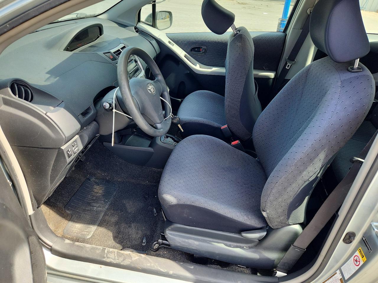 2011 Toyota Yaris Base - Фото 7