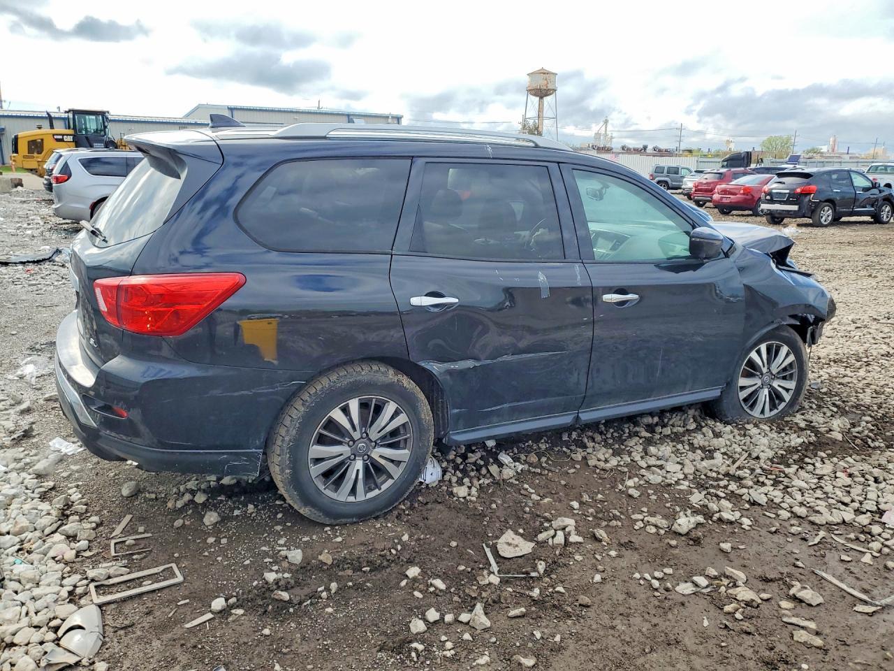 2020 Nissan Pathfinder Sl - Фото 3