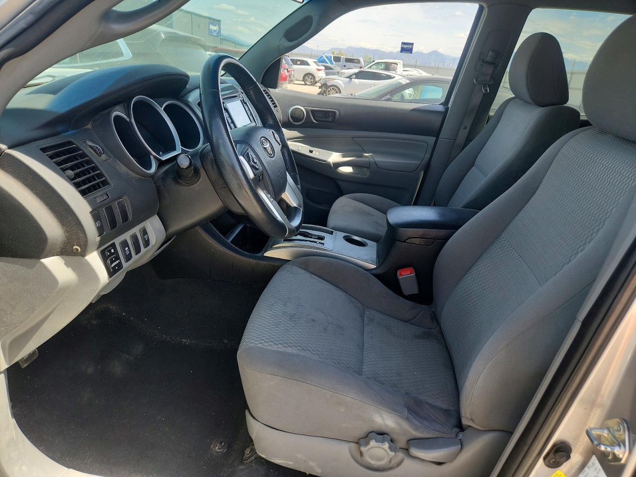 2015 Toyota Tacoma V6 - Image 7