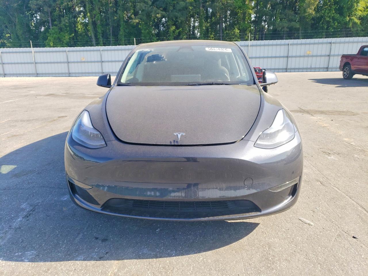 2025 Tesla Model Y - Фото 5