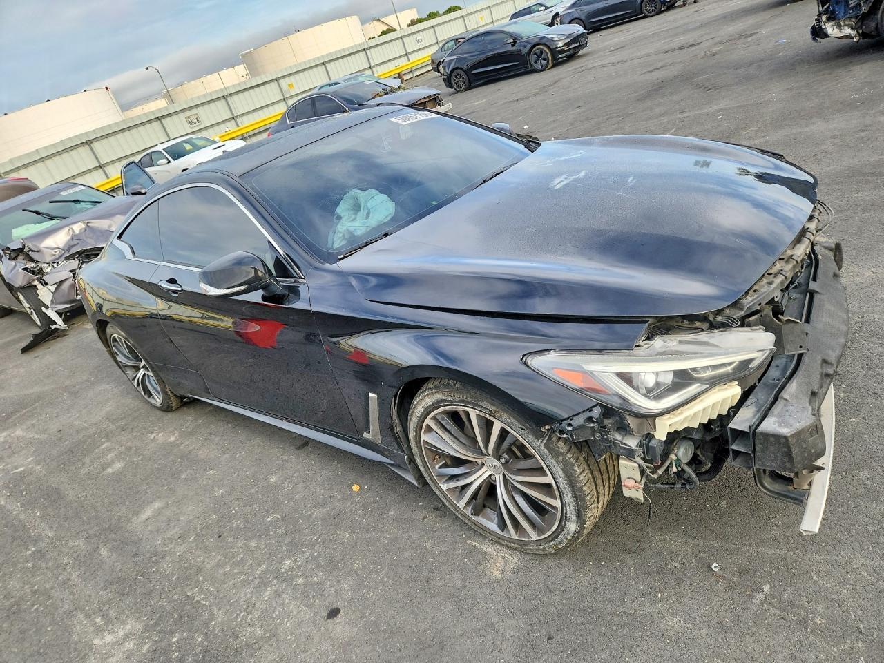 2018 Infiniti Q60 3.0T Luxe - Фото 4