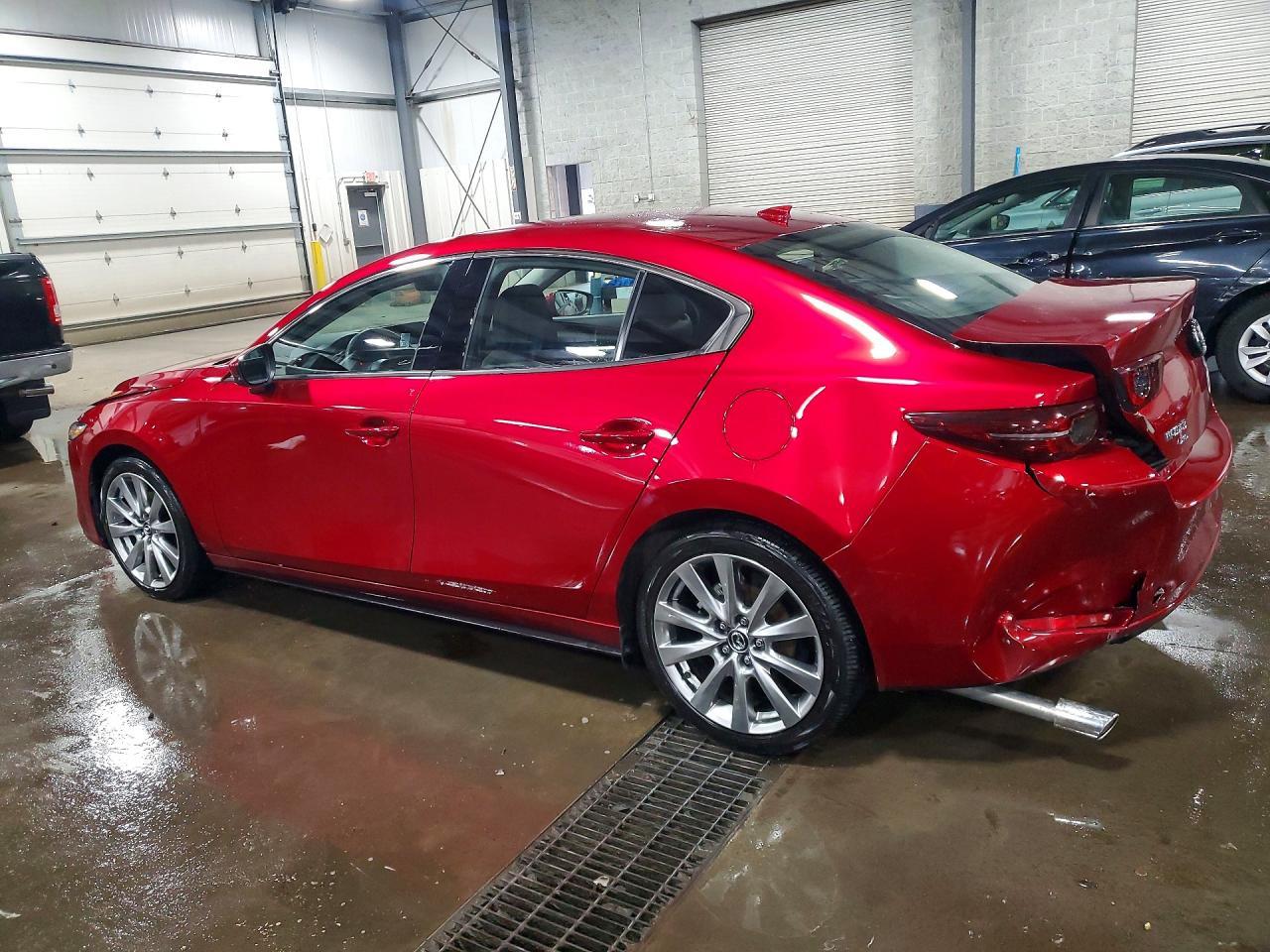 2020 Mazda 3 Premium - Фото 2