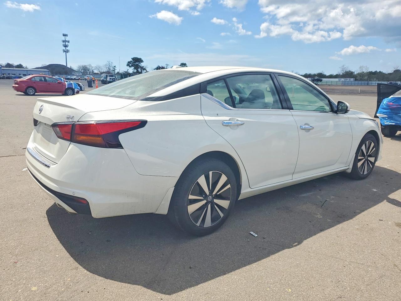 2020 Nissan Altima Sv - Image 3