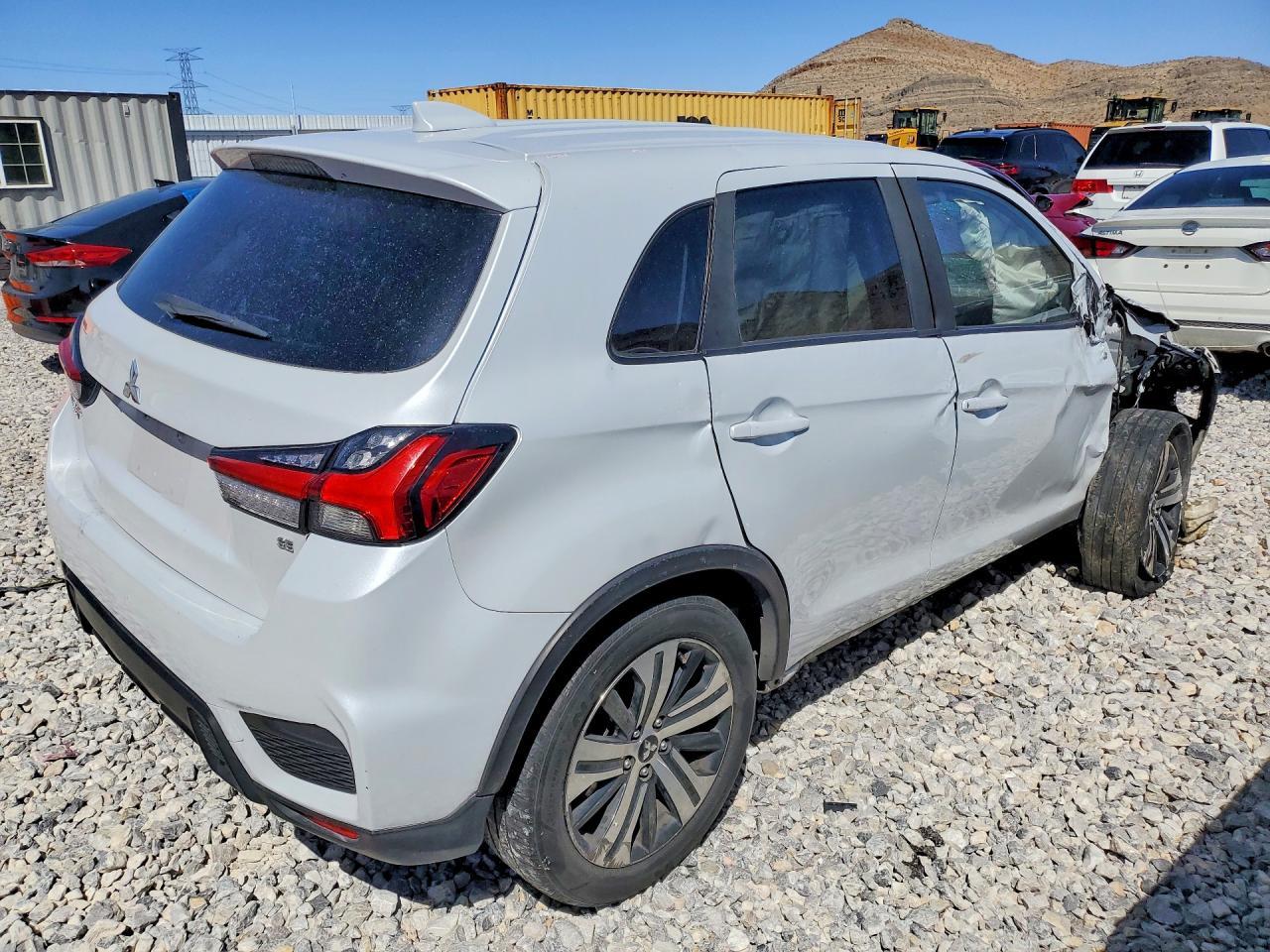 2022 Mitsubishi Outlander Sport Es - Фото 3
