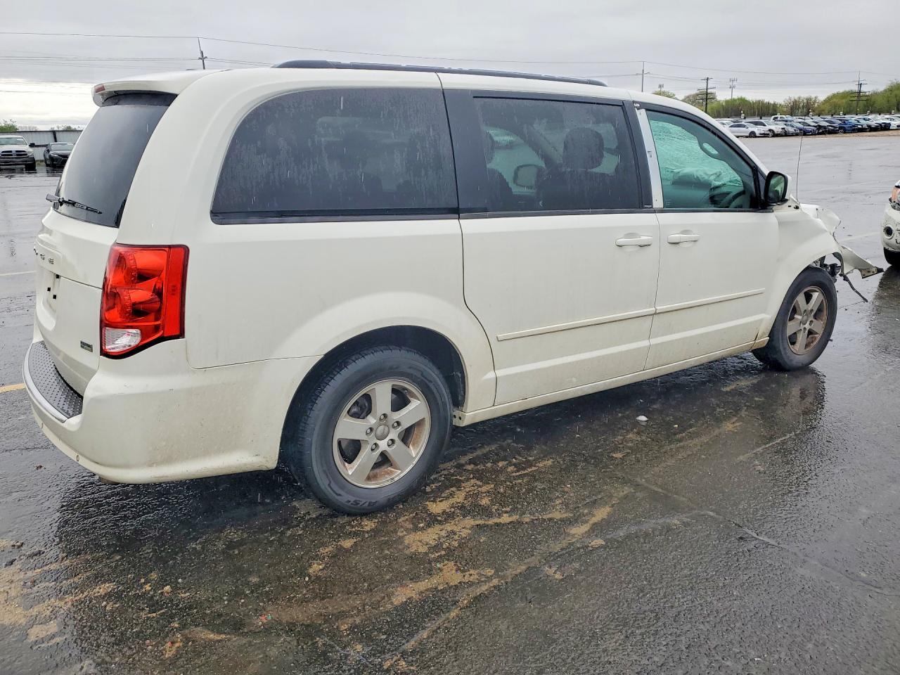 2013 Dodge Grand Caravan Sxt - Image 3