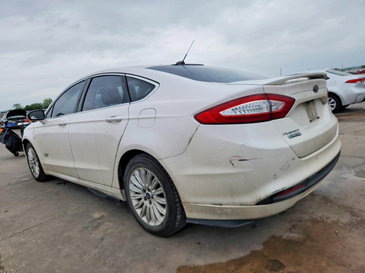2016 Ford Fusion Se Phev - Фото 2
