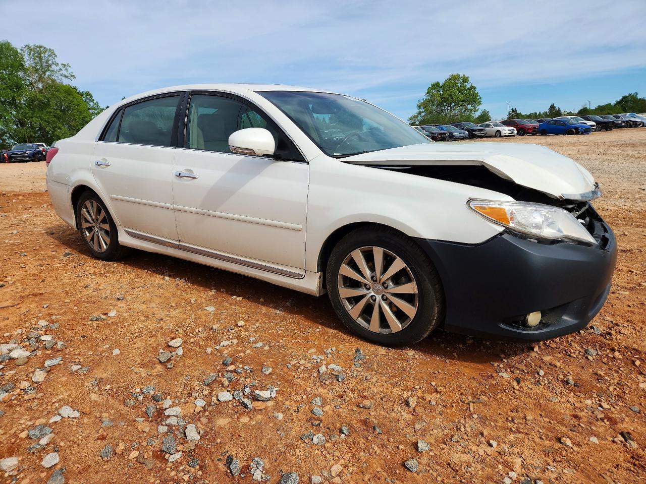 2011 Toyota Avalon Limited - Image 4