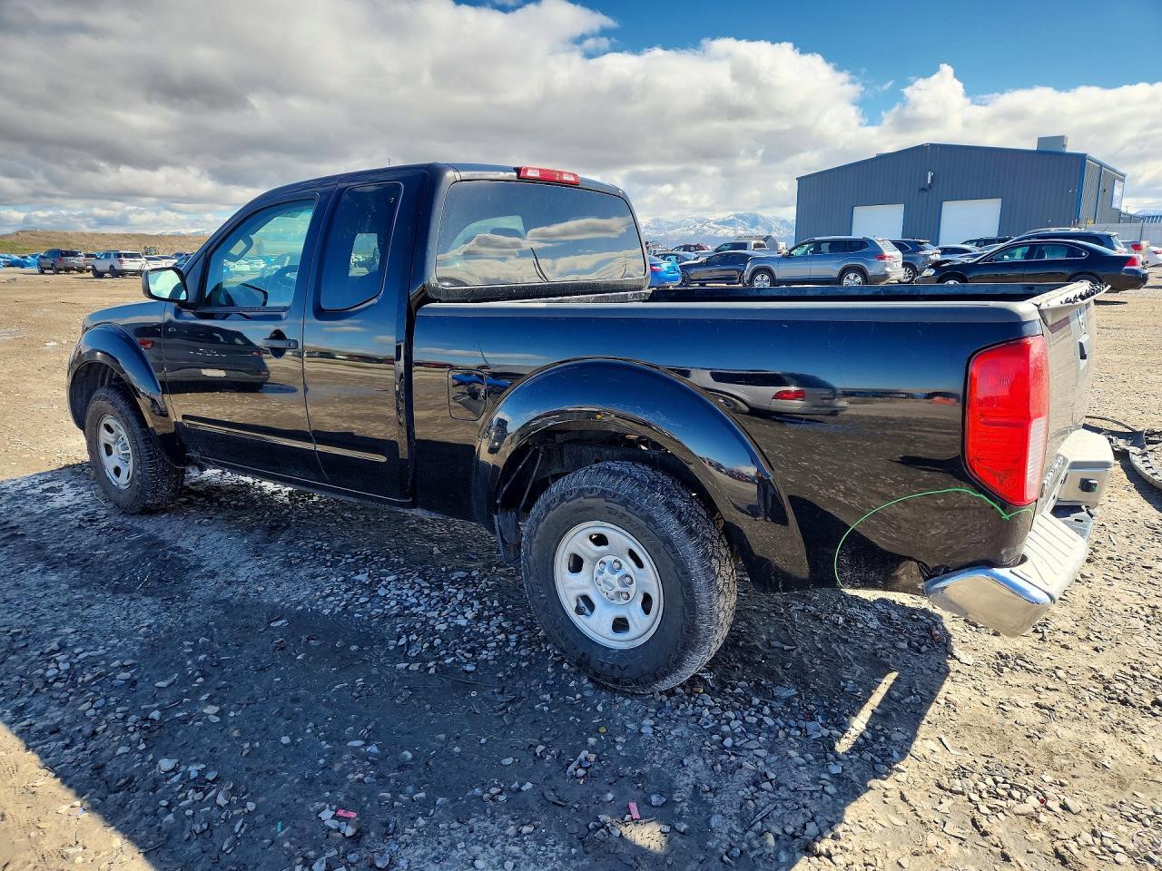 2015 Nissan Frontier S - Фото 2