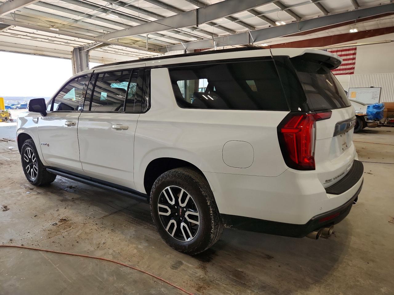 2024 GMC Yukon Xl K1500 At4 - Image 2