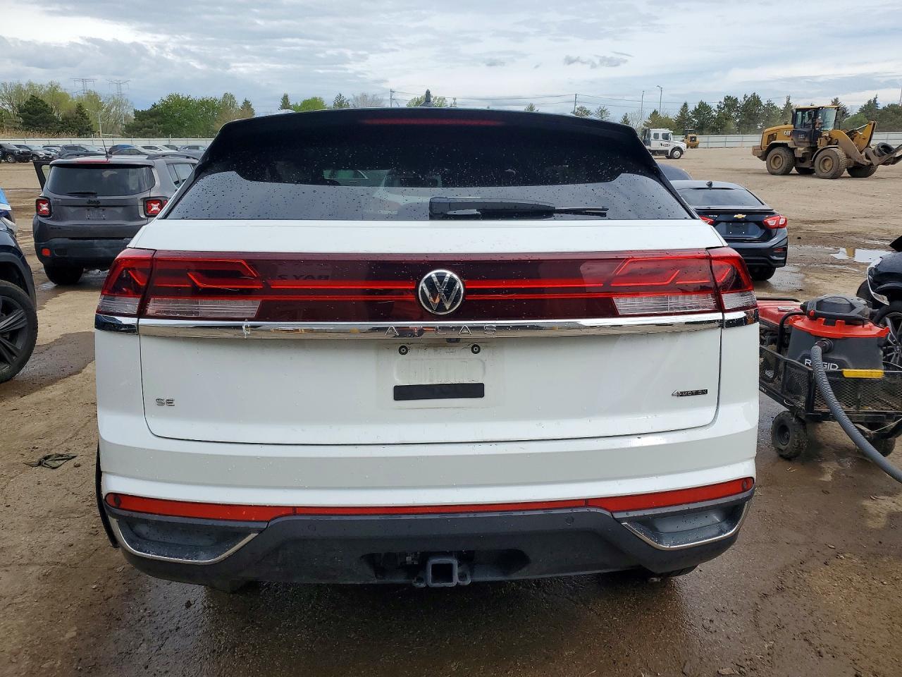 2024 Volkswagen Atlas Cross Sport Se - Image 6