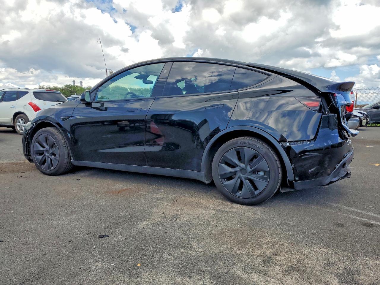 2025 Tesla Model Y - Image 2