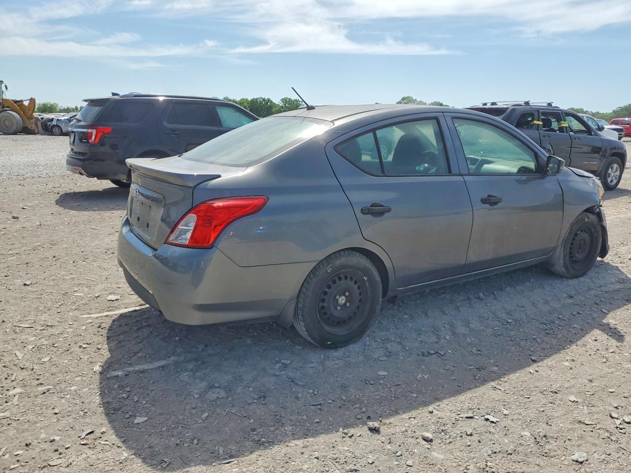 2018 Nissan Versa S Plus - Фото 3