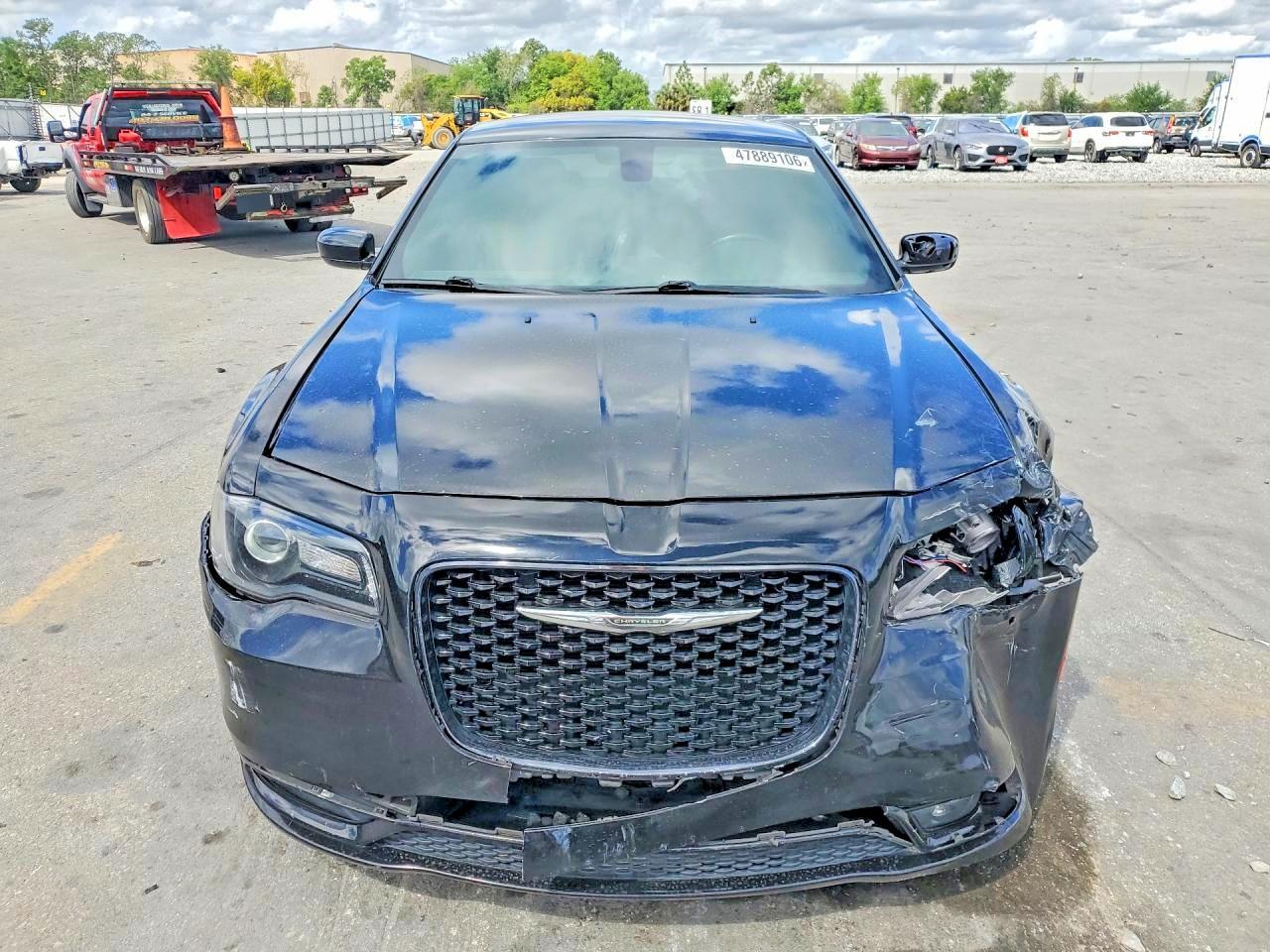 2019 Chrysler 300 S - Фото 5