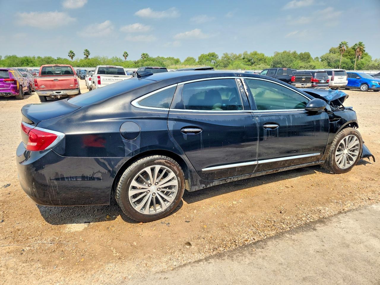 2017 Buick Lacrosse Essence - Image 3
