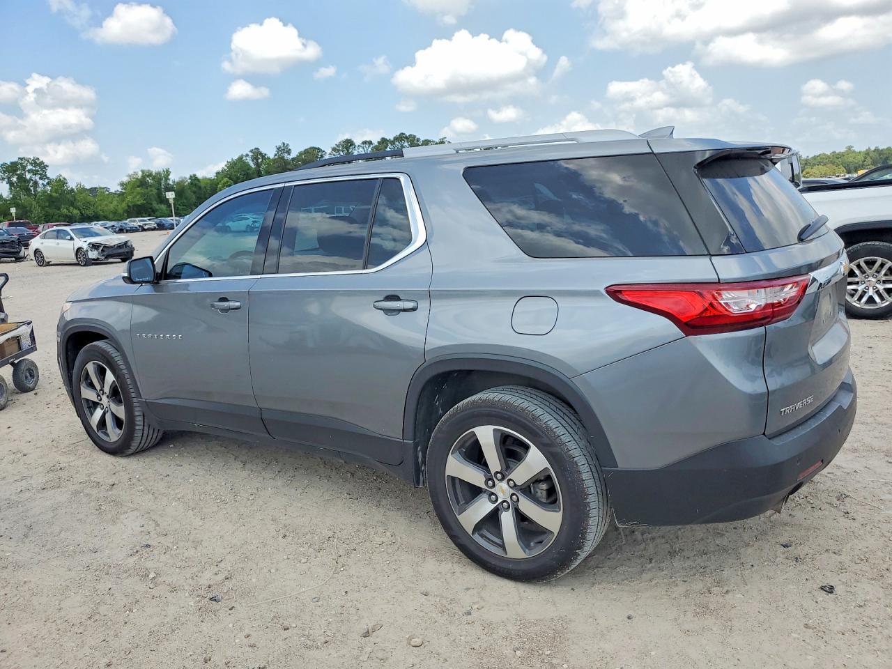 2018 Chevrolet Traverse Lt - Фото 2