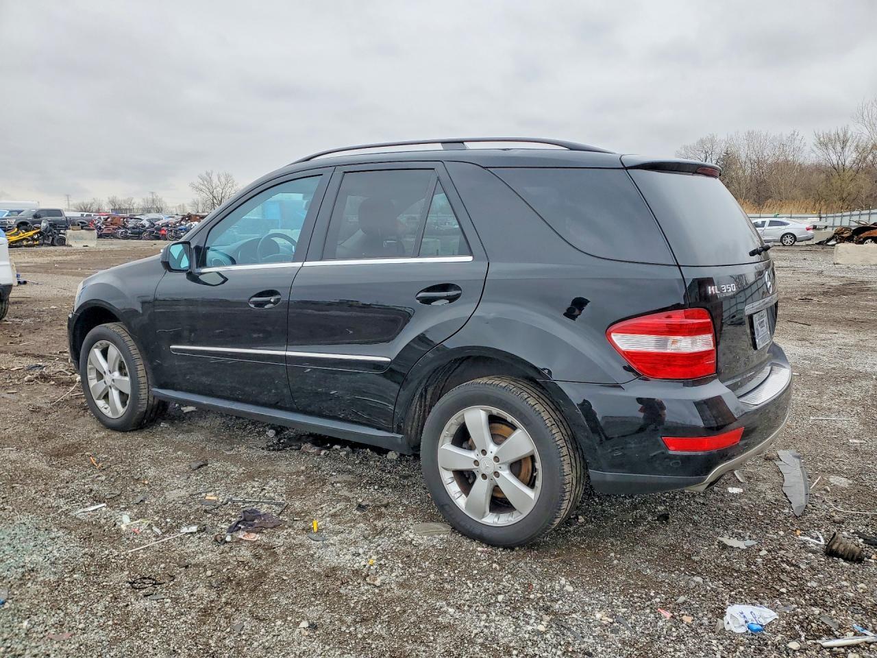 2010 Mercedes-Benz Ml 350 4Matic - Image 2