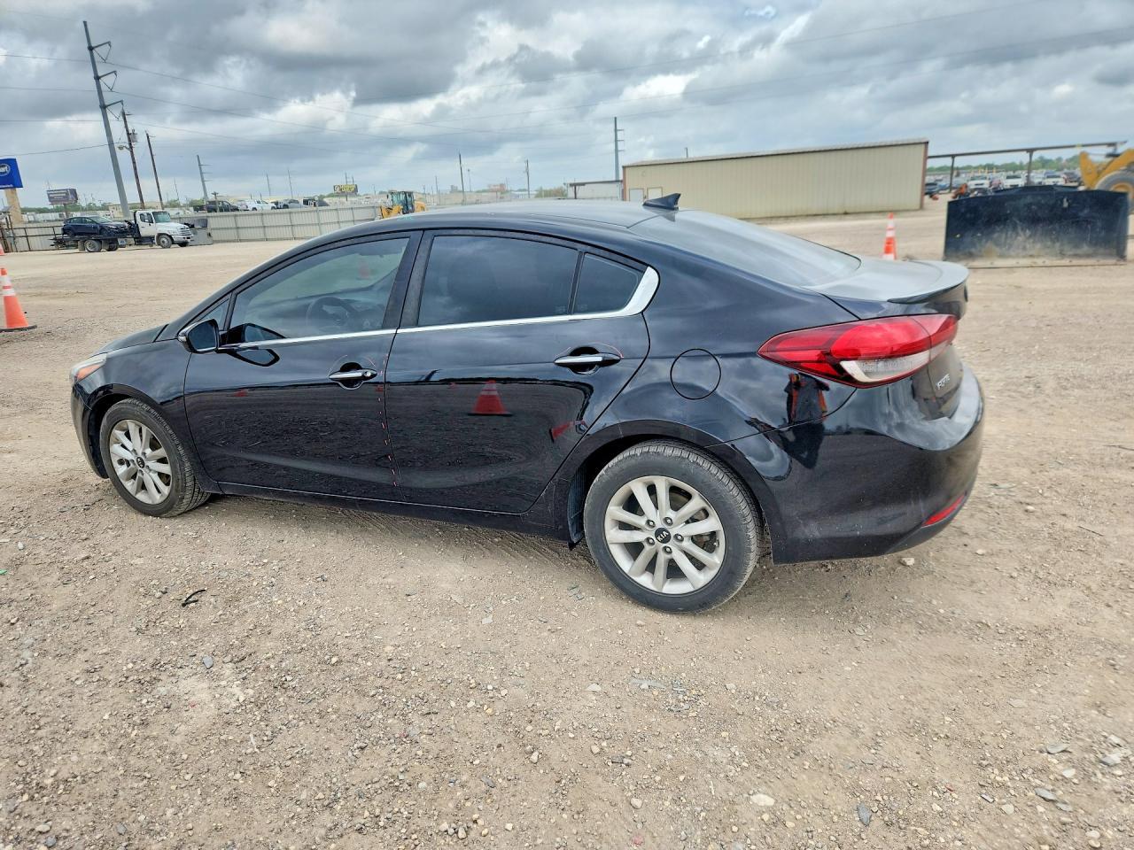 2017 Kia Forte S - Image 2