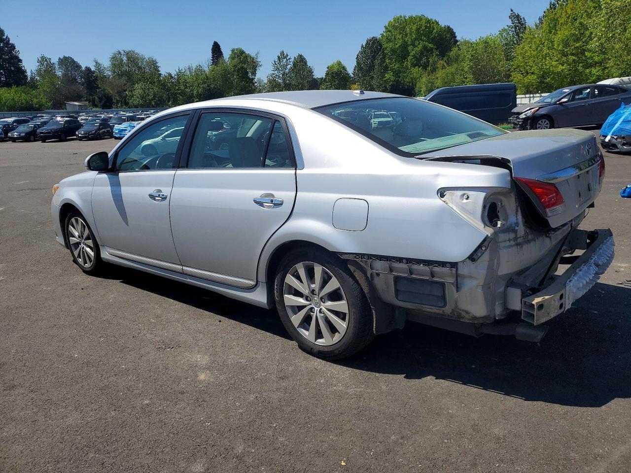 2011 Toyota Avalon Limited - Фото 2