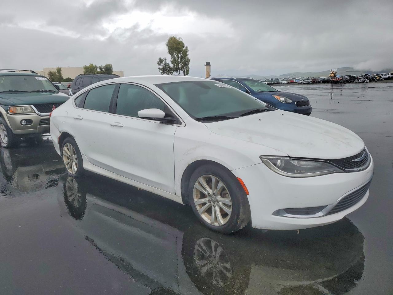 2016 Chrysler 200 Limited - Фото 4
