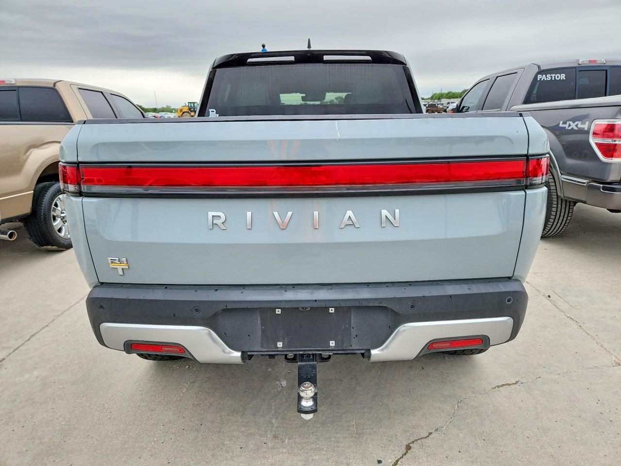 2022 Rivian R1T Adventure - Image 6