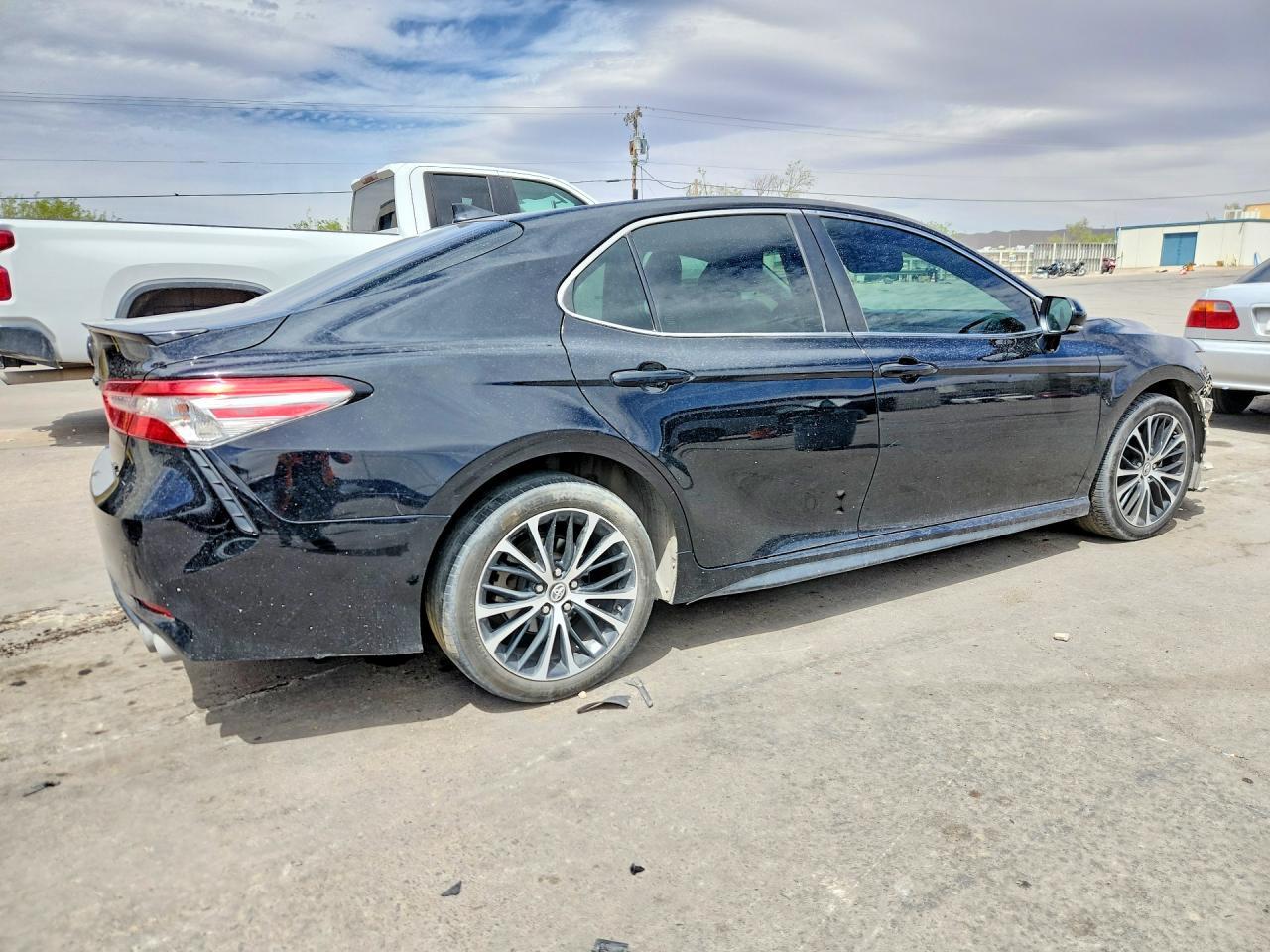 2019 Toyota Camry Se - Image 3