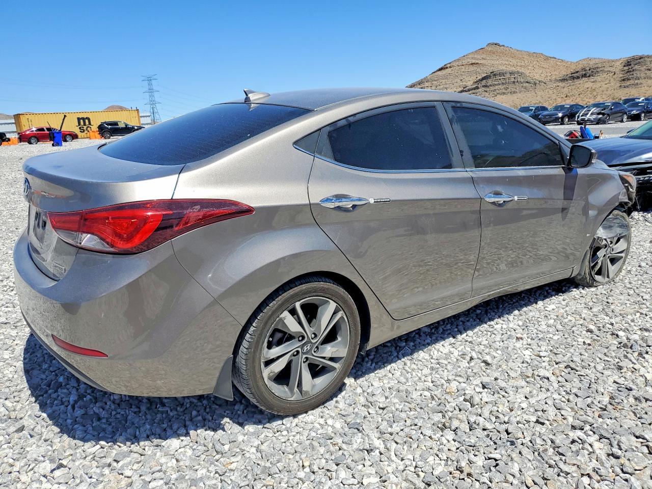 2015 Hyundai Elantra - Image 3