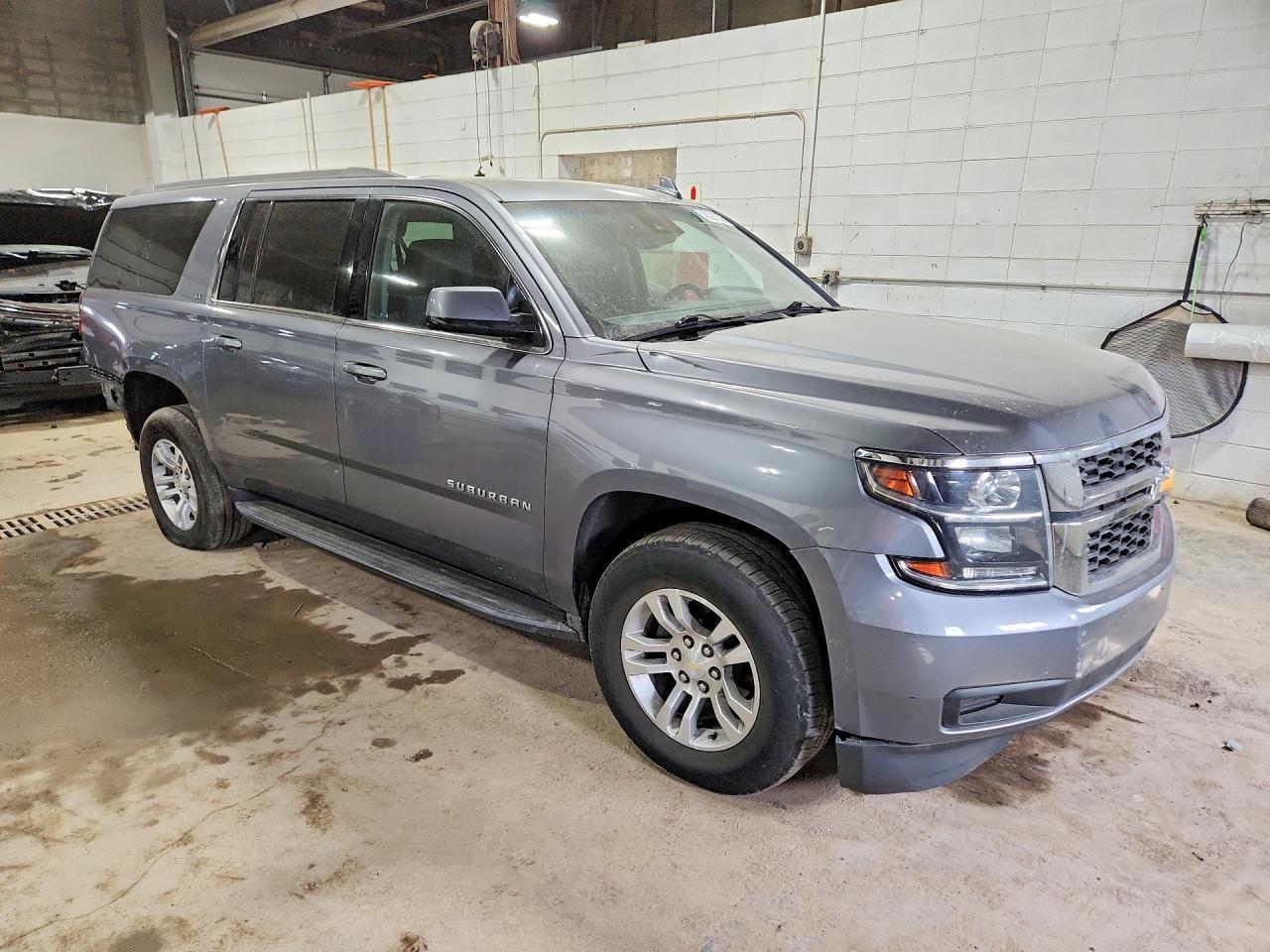 2019 Chevrolet Suburban Lt 4Wd 5.3L V8 - Фото 4