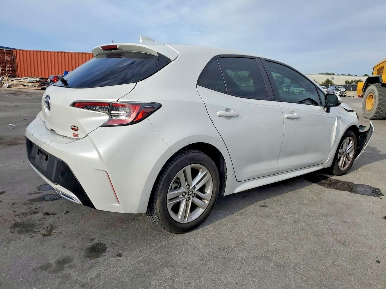 2021 Toyota Corolla Hatchback Se - Фото 3
