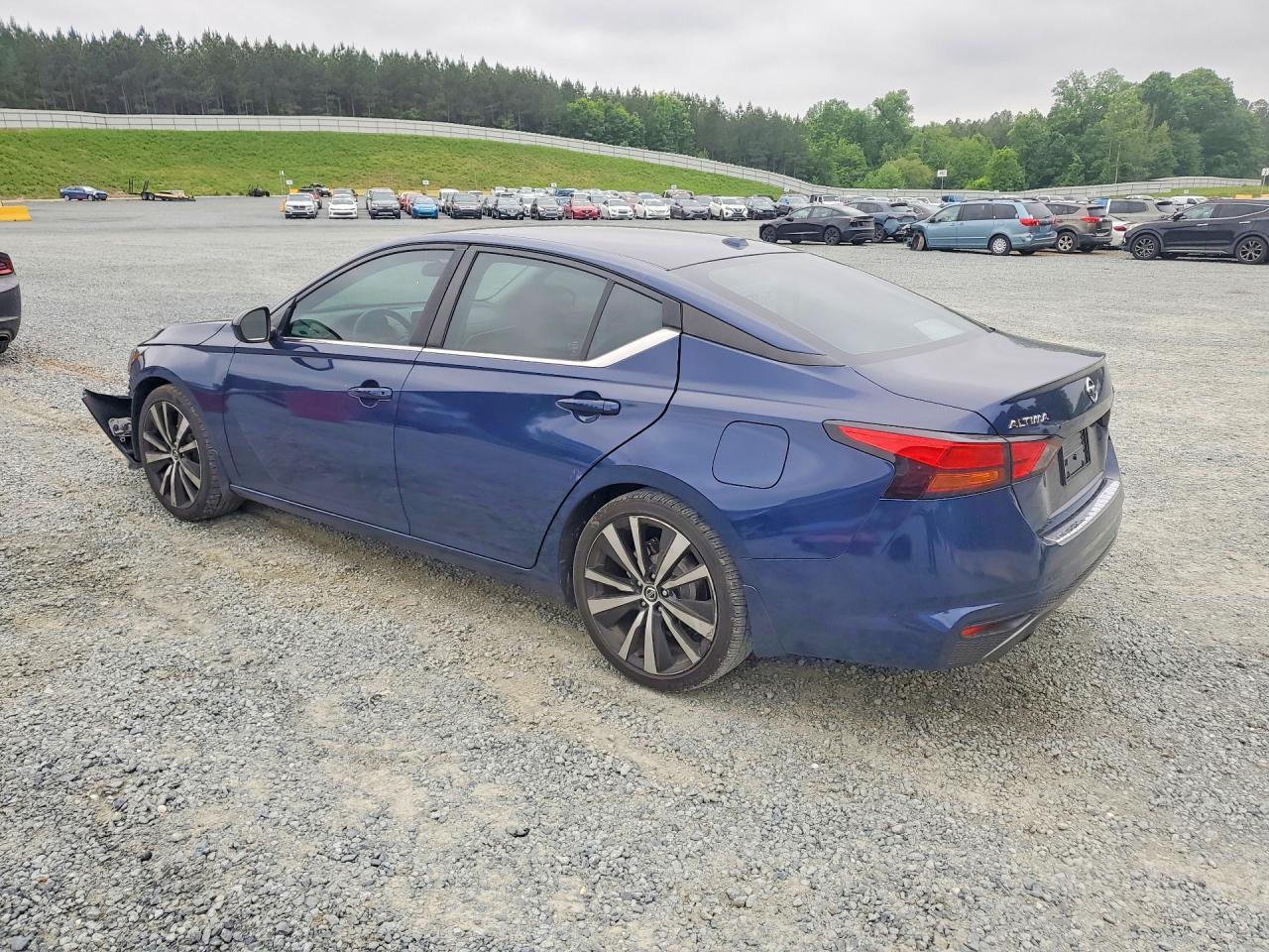 2021 Nissan Altima Sr - Фото 2