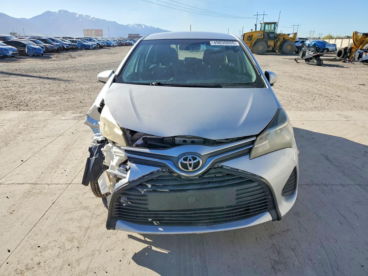 2015 Toyota Yaris 5-Door L - Фото 5