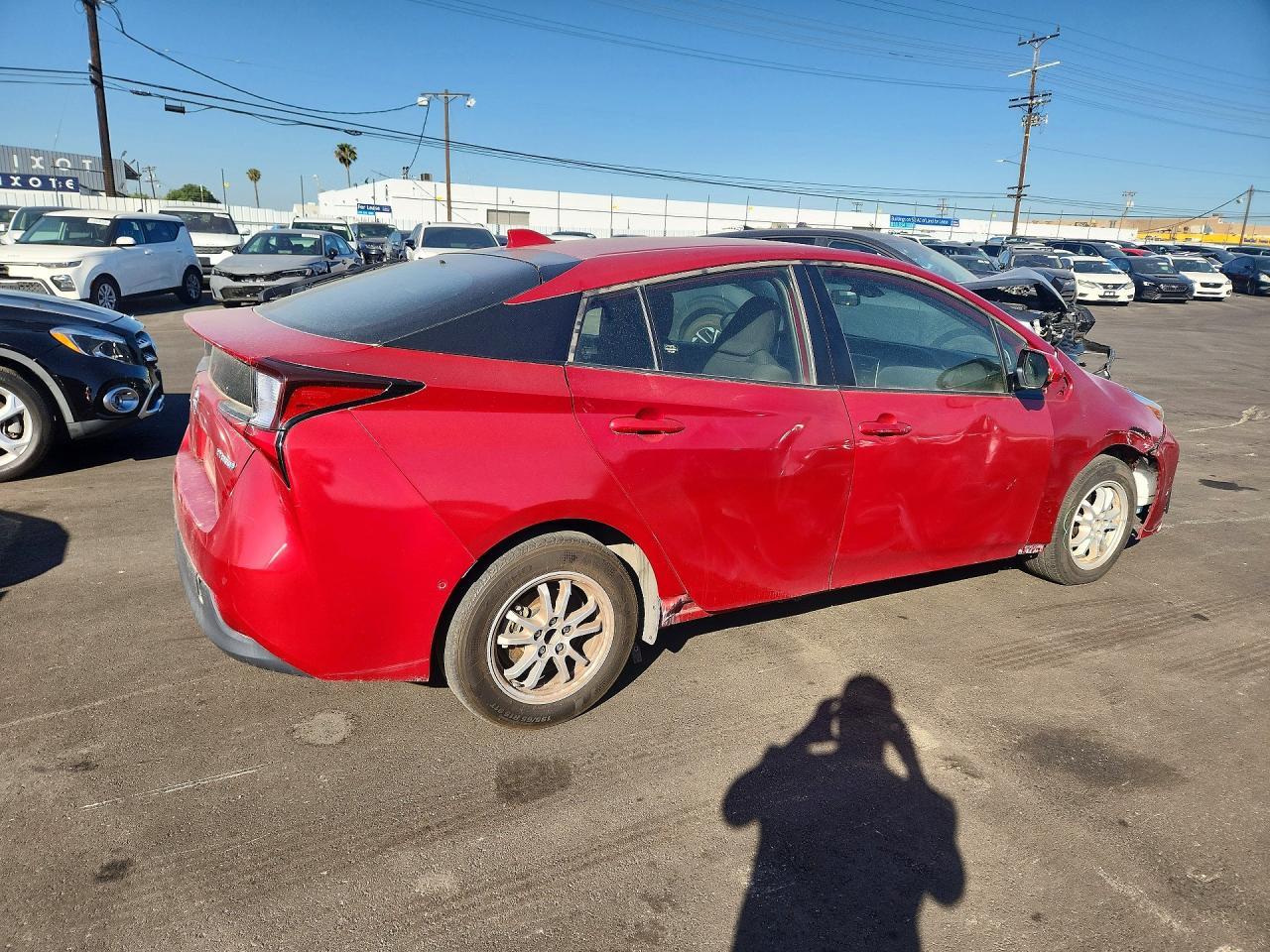 2021 Toyota Prius Le - Фото 3