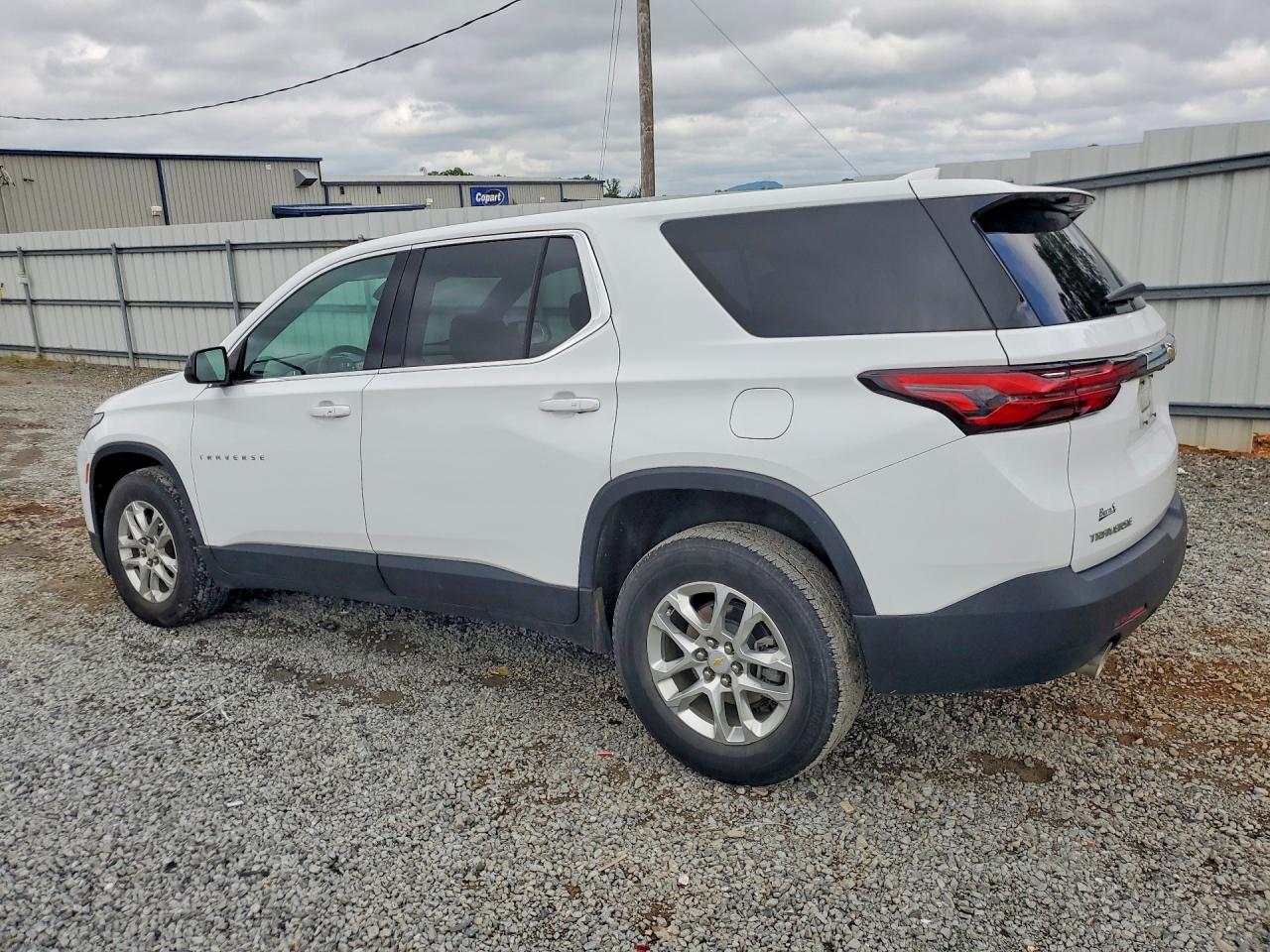 2023 Chevrolet Traverse Ls - Image 2