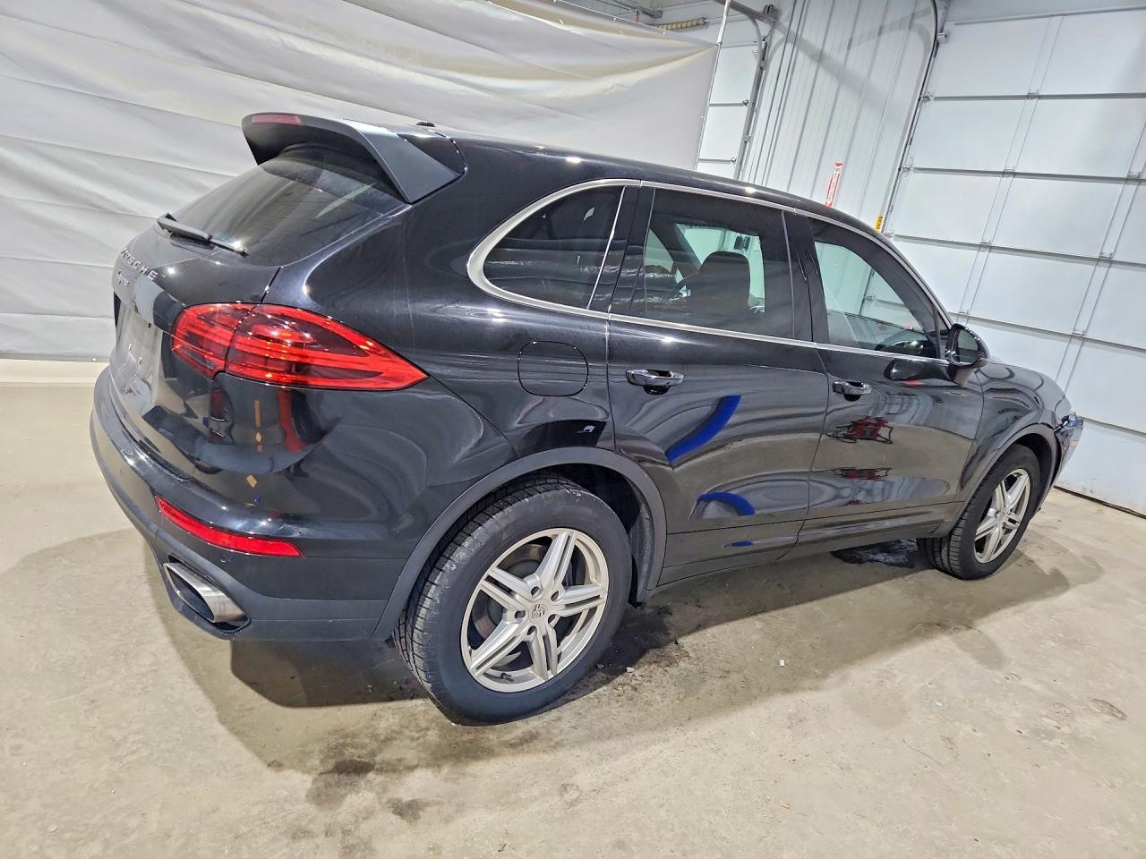 2018 Porsche Cayenne - Image 3