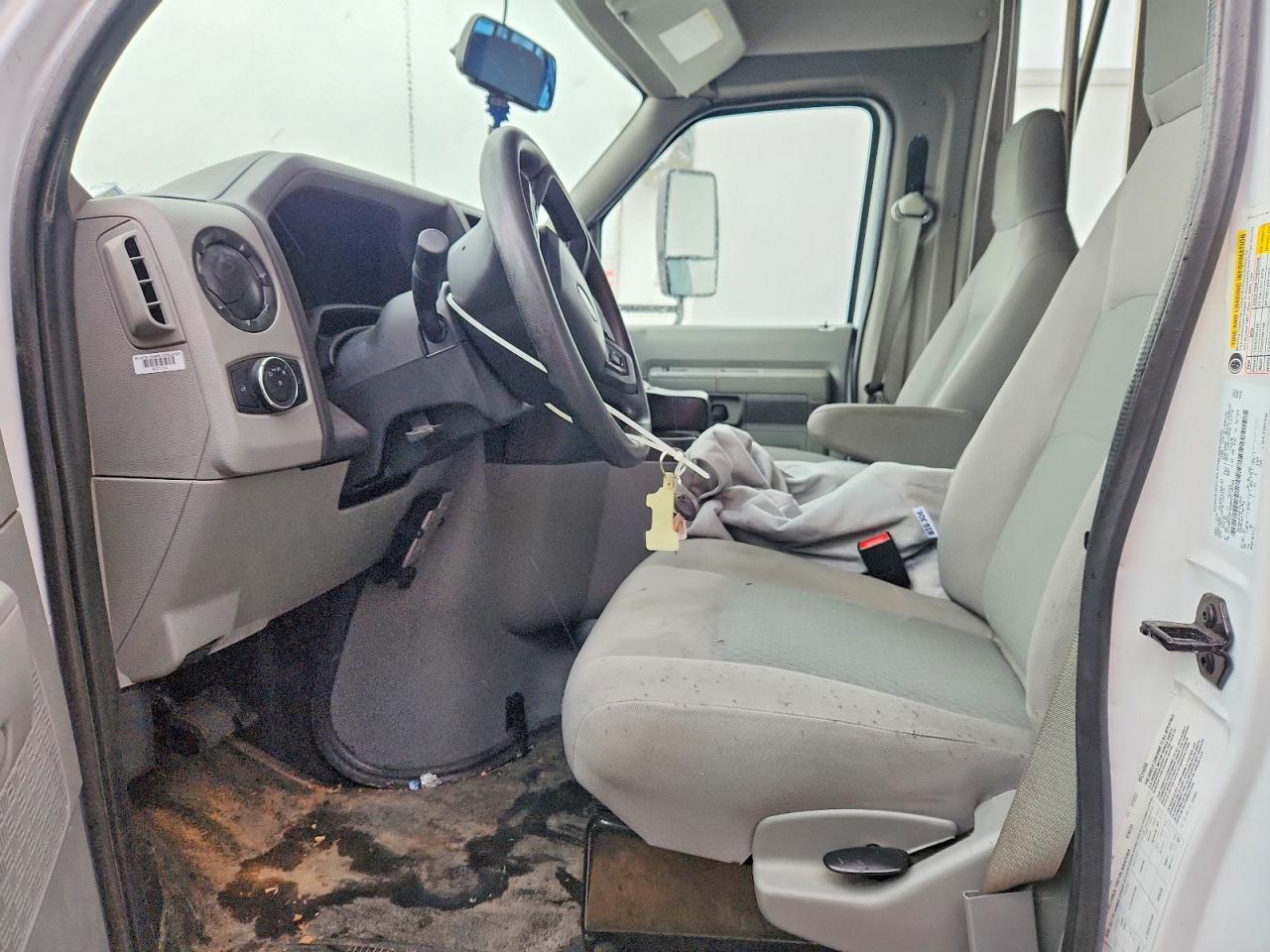 2021 Ford E350 Shuttle Bus - Фото 7