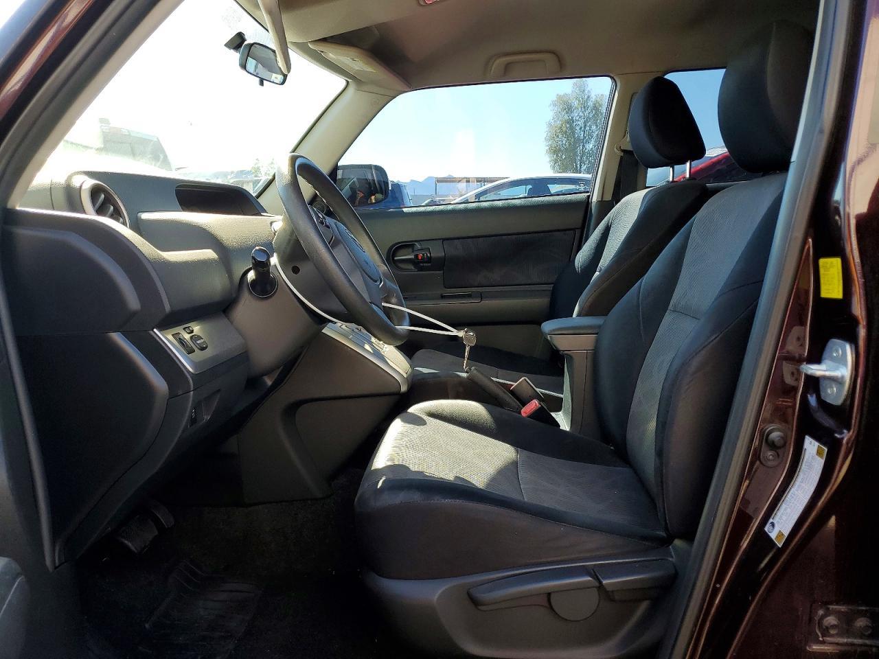 2011 Scion Xb Base - Фото 7