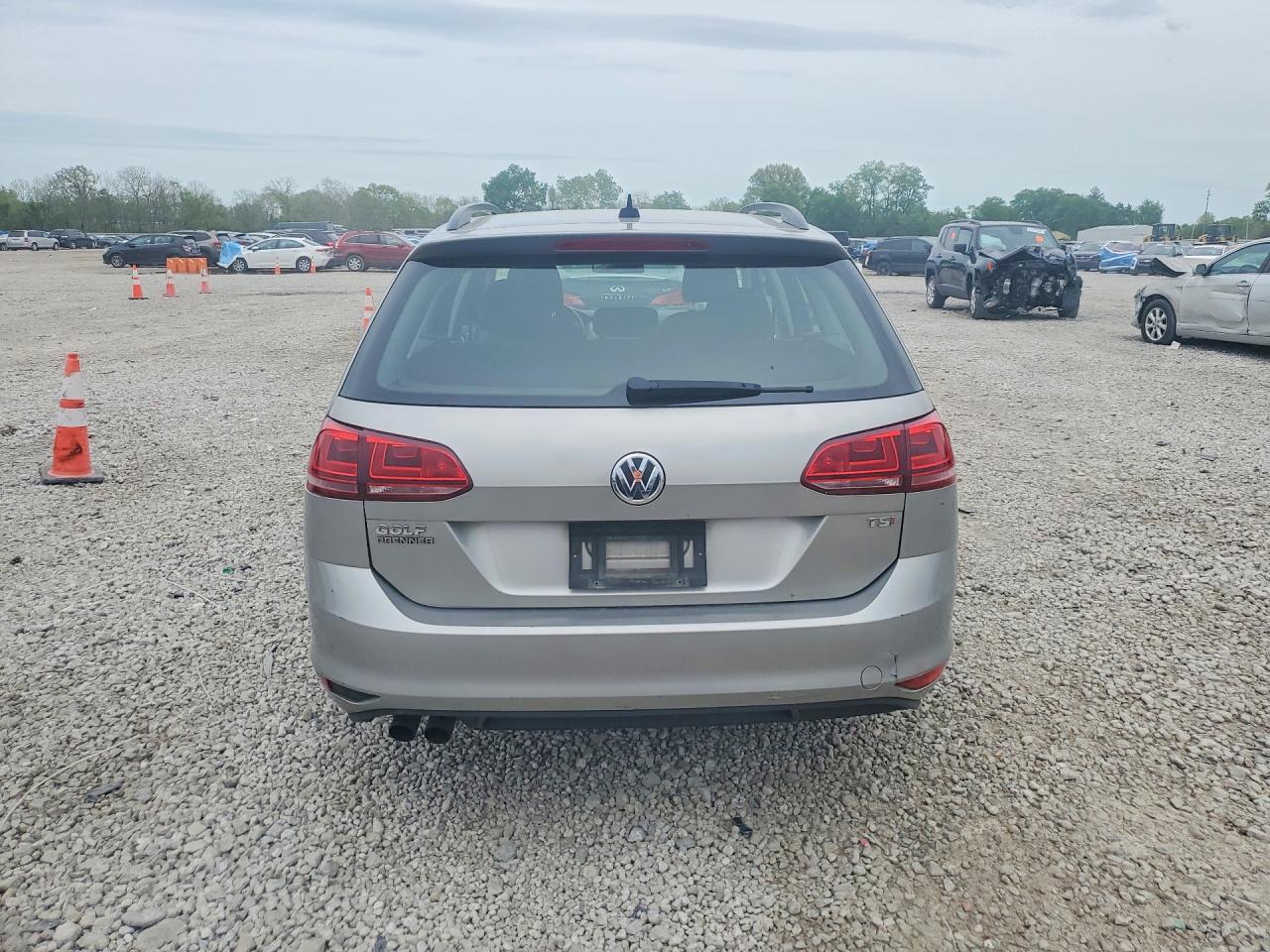 2017 Volkswagen Golf Sportwagen S - Image 6