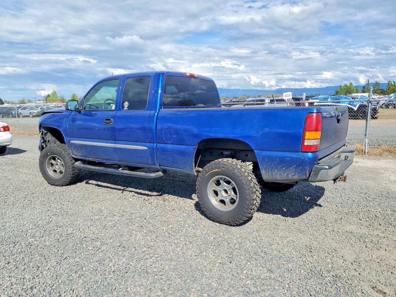 2003 GMC New Sierra K1500 - Фото 2