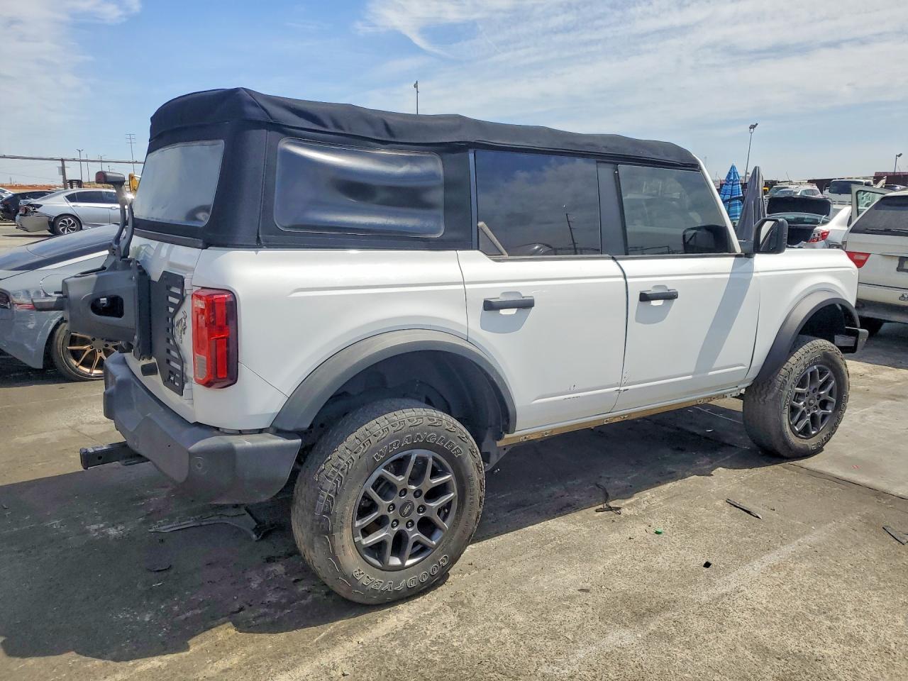 2022 Ford Bronco Base - Фото 3