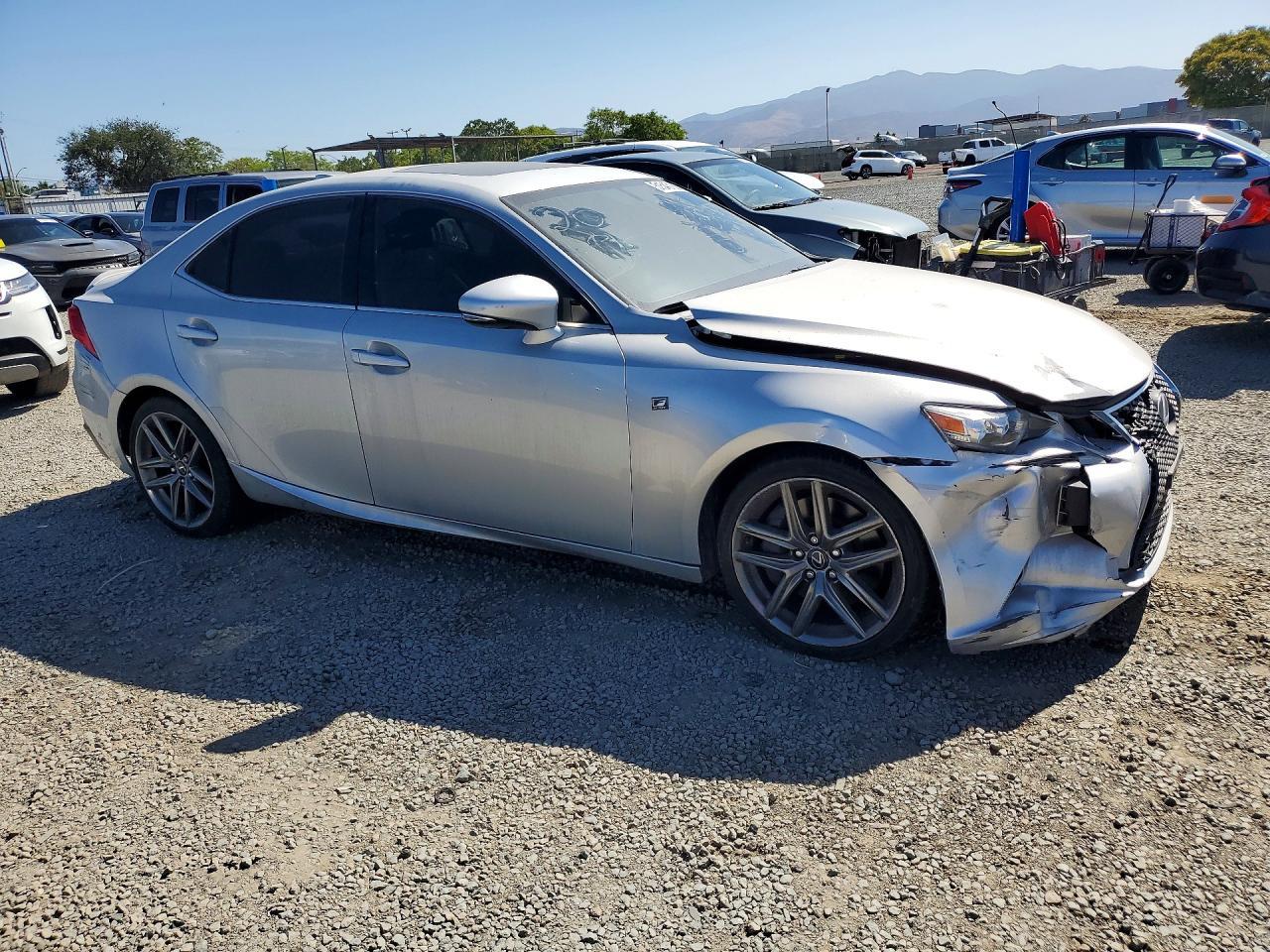 2016 Lexus Is 200T - Фото 4