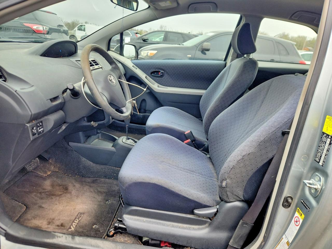 2010 Toyota Yaris Base - Фото 7