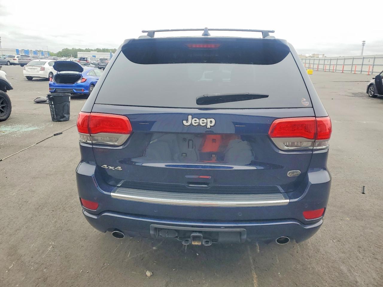 2016 Jeep Grand Cherokee Overland - Image 6