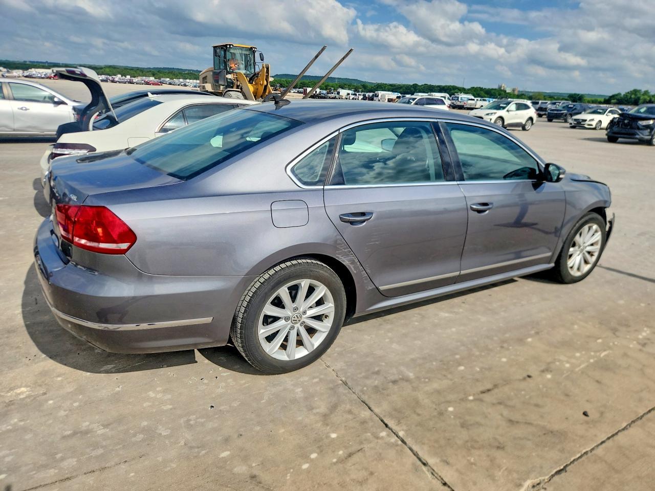 2013 Volkswagen Passat Sel - Image 3