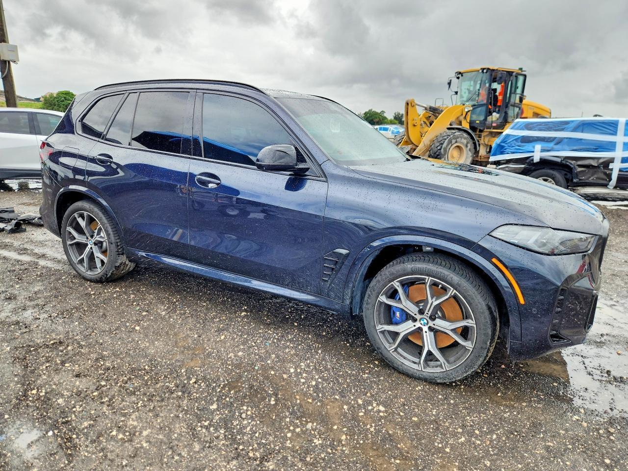 2025 BMW X5 M60I - Фото 4
