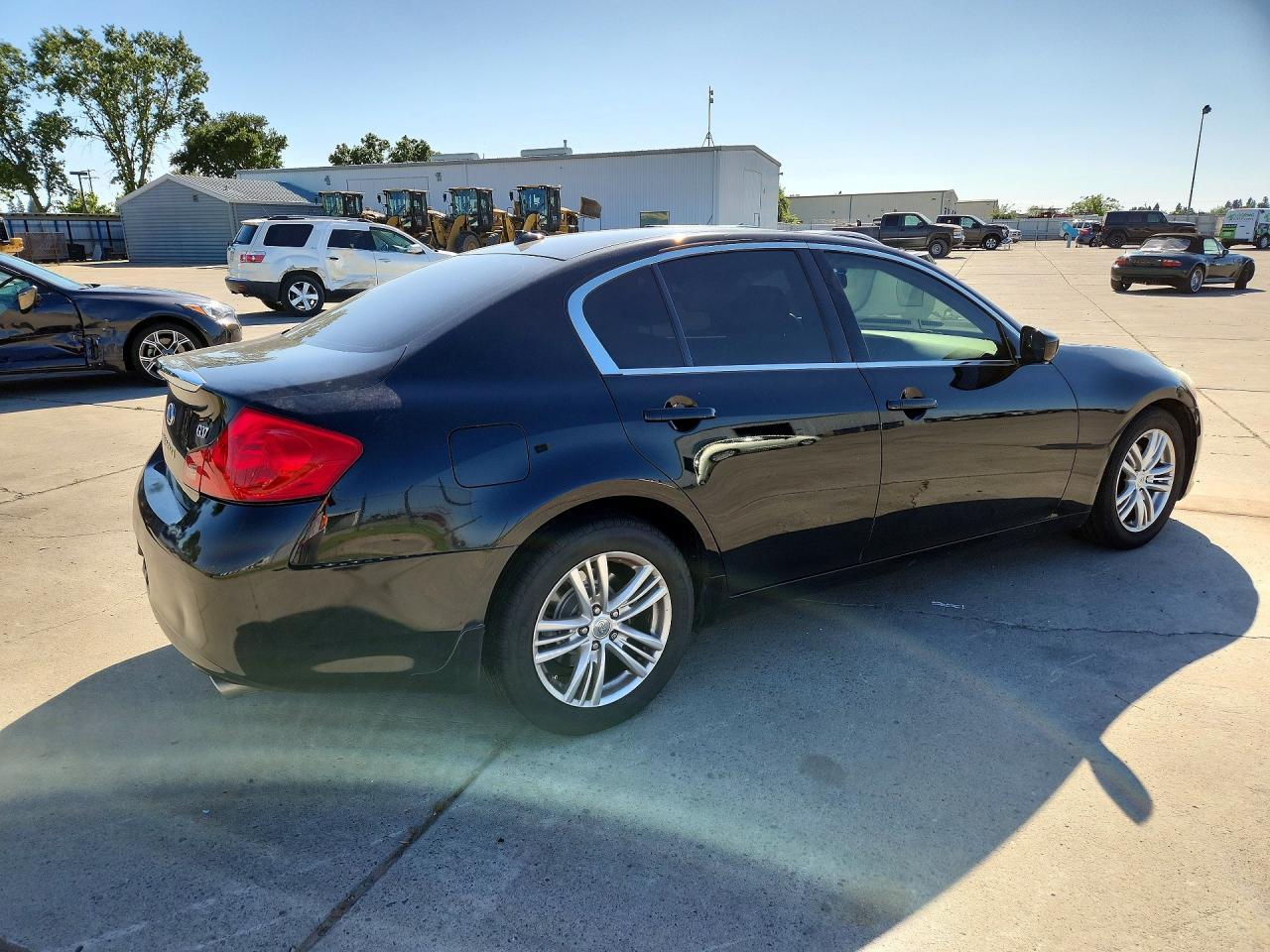 2012 Infiniti G37 - Image 3