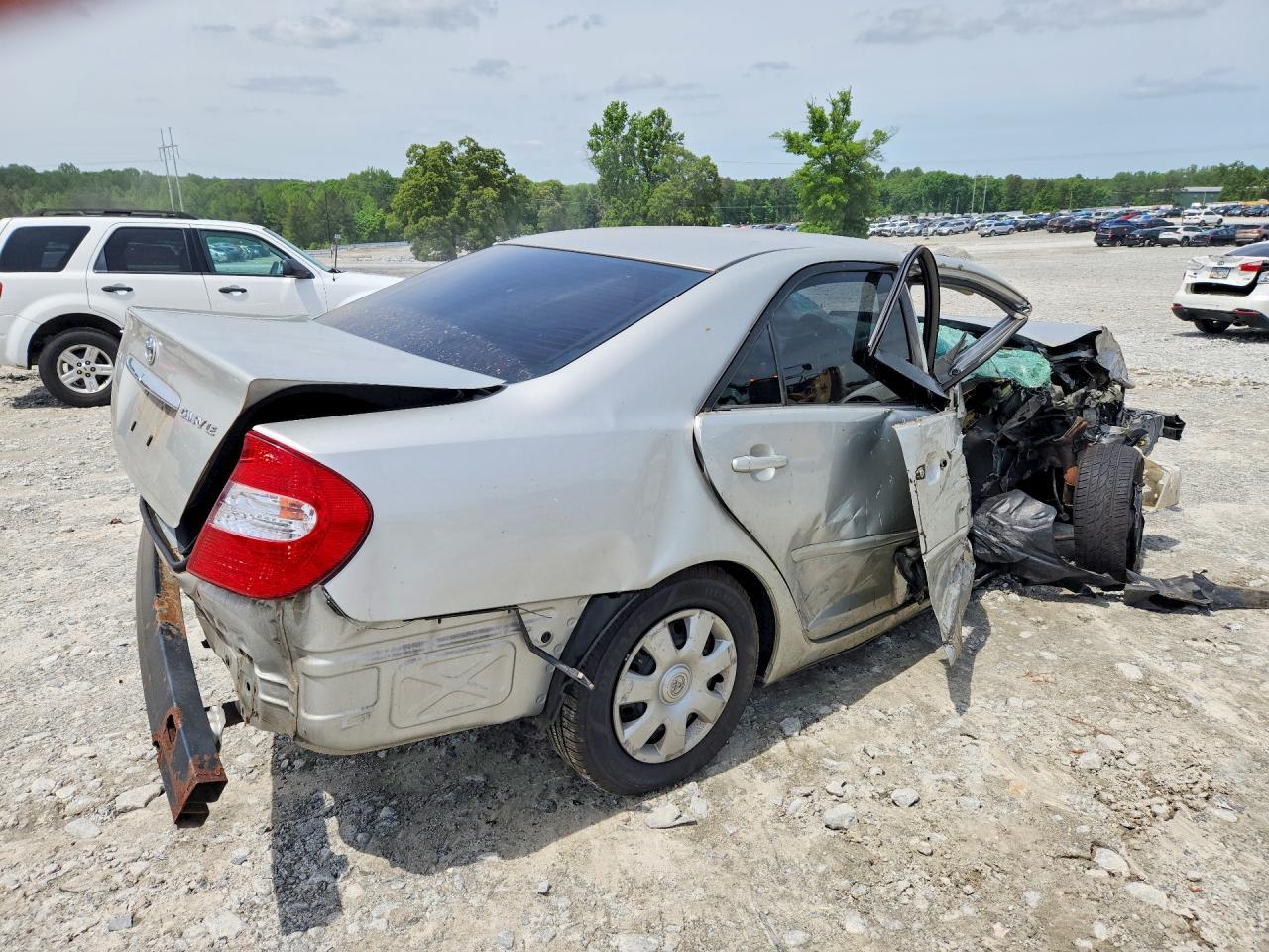 2002 Toyota Camry Le - Фото 3