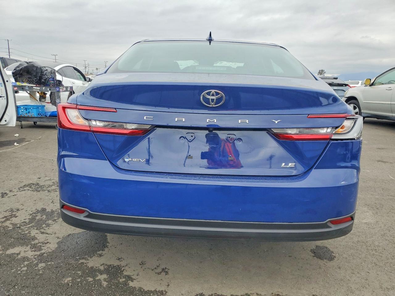 2025 Toyota Camry Le - Фото 6